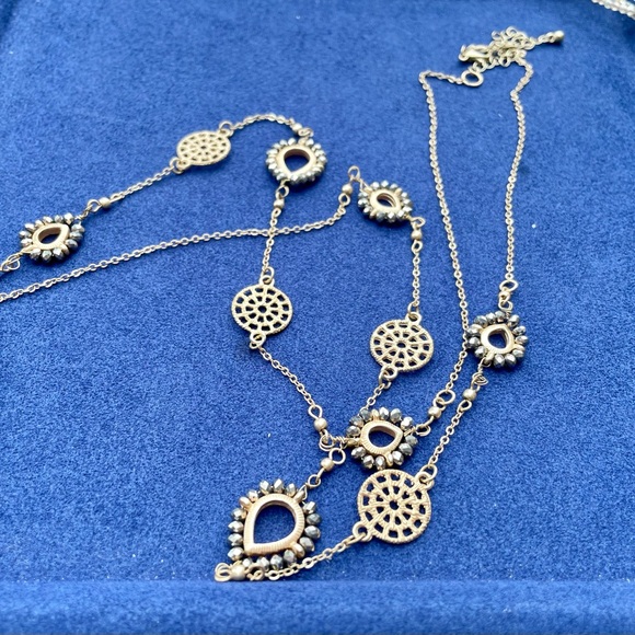 Cato -Long gold neckless that is two toned - Picture 3 of 3